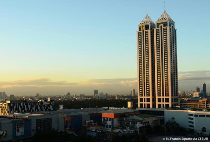 Posh Beds With City View And Pools Mandaluyong Екстериор снимка
