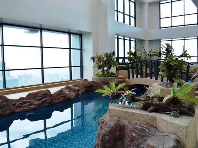 Posh Beds With City View And Pools Mandaluyong Екстериор снимка